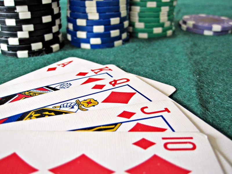  Play And Invest In Online Casino Games