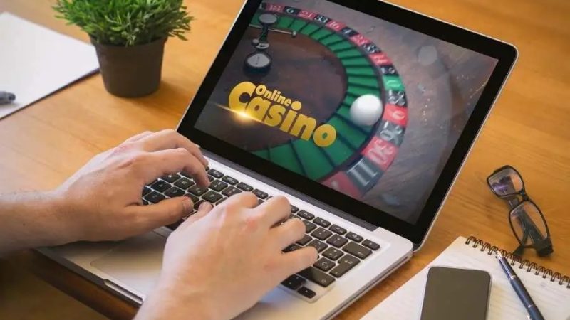 How to make money playing online slots?