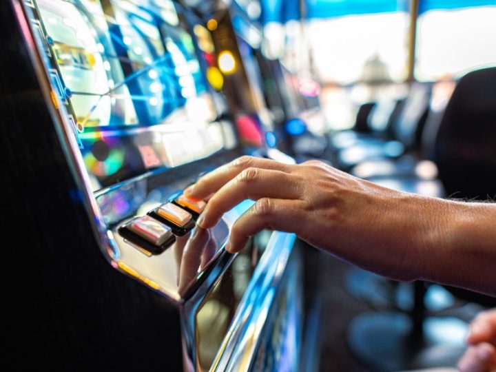 Why online slot mobile optimization improves touchscreen play?