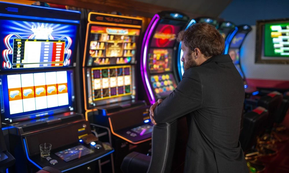 Online Slot Selection Based On Available Betting Range And Budget